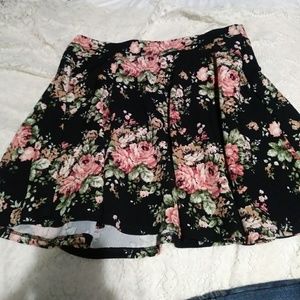 Sz L Skirt by DISCREET